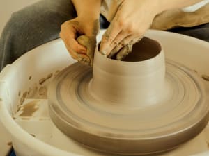 Atelier découverte du tournage en céramique à Bordeaux (33)