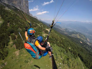 Vol en Parapente à Lumbin (38)