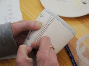 Atelier décoration sur céramique à Marseille (13)