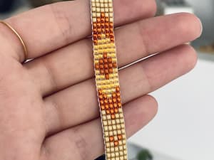 Atelier tissage de perles à Aix-en-Provence (13)