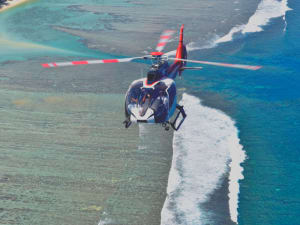 Vol en hélicoptère au-dessus du cirque de Mafate à la Réunion