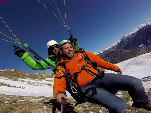 Vol en parapente en hiver à Serre Chevalier (05)
