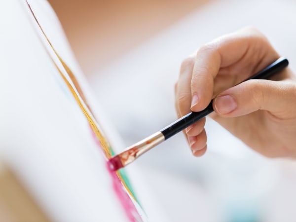 Atelier artistique peinture en famille à Paris 12ème