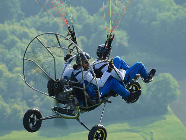 Baptism of the air in a paramotor at Saint-Pée-sur-Nivelle (64)
