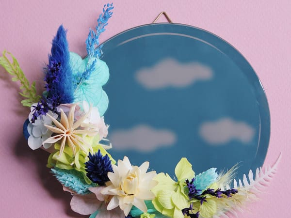 Atelier création d'un miroir en fleurs séchées à Paris 20ème