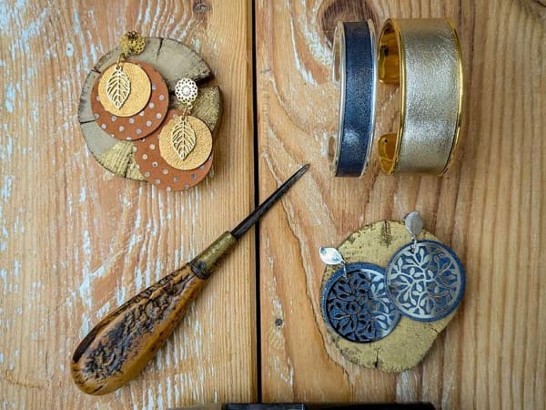 Leather jewelry workshop in Montjean-sur-Loire