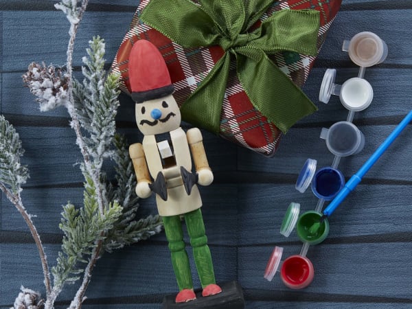 Atelier enfant décoration d'un Casse-Noisette, Truffaut Le Mans