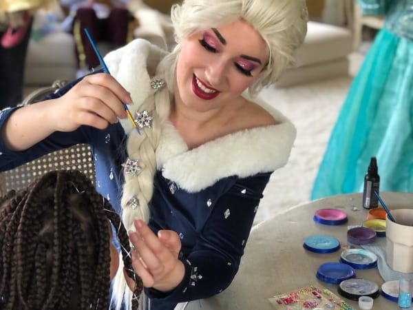 Arbre de Noël en entreprise avec spectacles