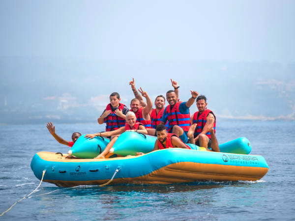 Boya remolcada en Carry-le-Rouet (13)