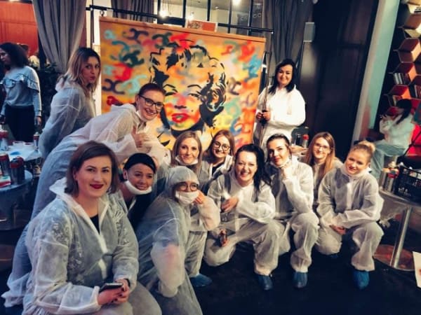 Atelier graffiti sur toile spécial EVG/EVJF à Paris 12ème