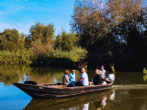 Paseo en barco tradicional en Clairmarais (62)