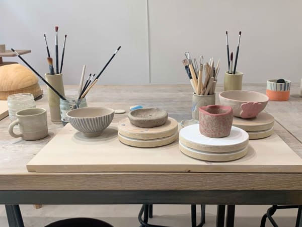 Atelier modelage et peinture sur céramique à Paris 11ème