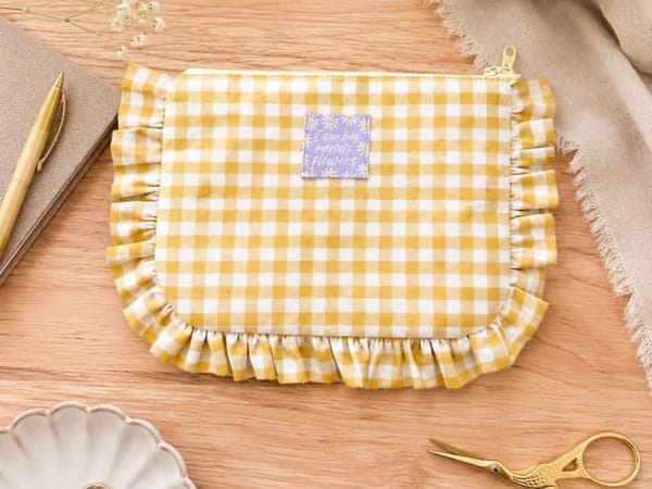 Atelier couture "Pochette à volants" à Annecy (74)