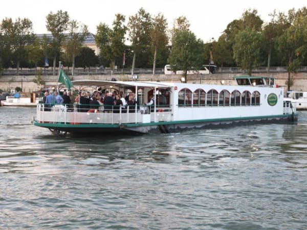 Péniche La Guêpe Buissonnière à Paris 7ème