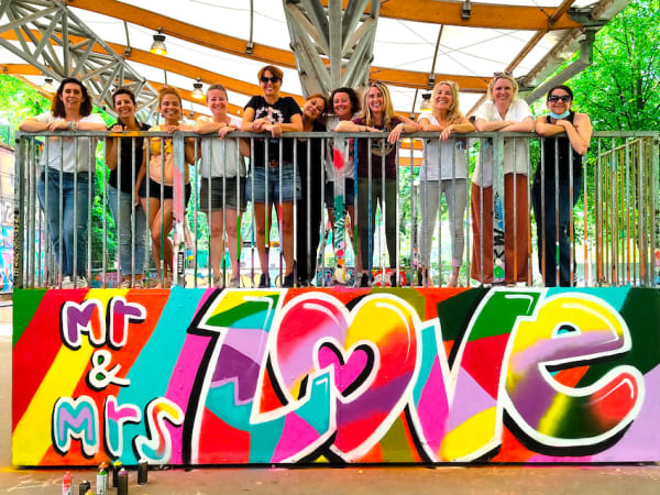 Atelier graffiti sur mur spécial EVG/EVJF à Paris 12ème