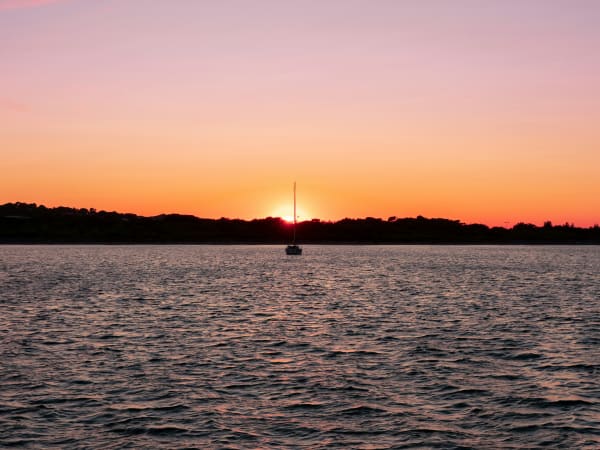Coucher de Soleil et apéritif dinatoire en mer à Porquerolles
