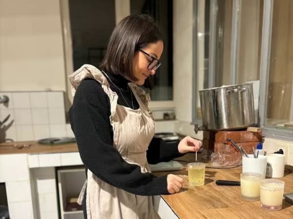 Atelier création bougie artisanale spéciale EVJF à Bievres 