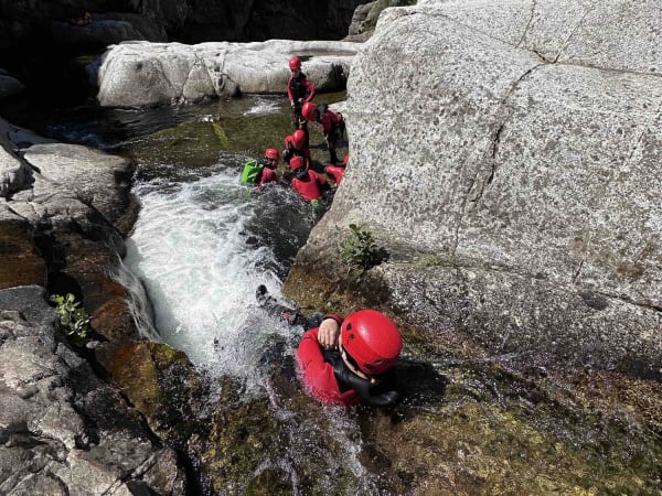 Canyoning dans le Bas Chassezac à Pied-de-Borne (48)