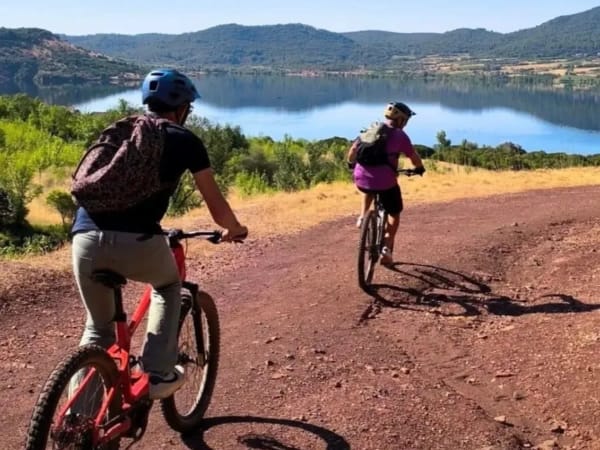 Discover Lac du Salagou by electric bike (34)