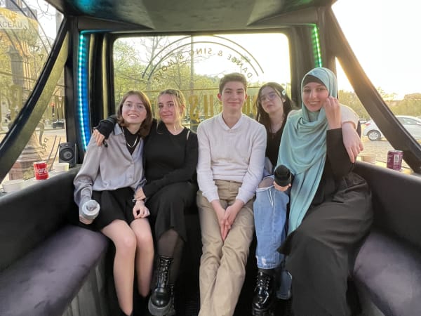 Anniversaire 5-18 ans dans le Minibus Party à Paris 