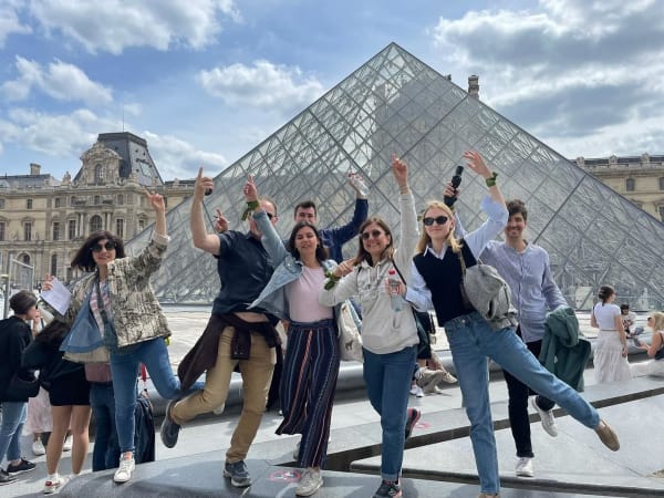 Team Building Défi Polaroid au Louvre à Paris 1er