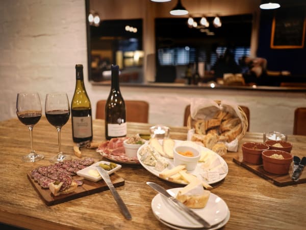 Team building dégustation de Vins à Paris 18ème 