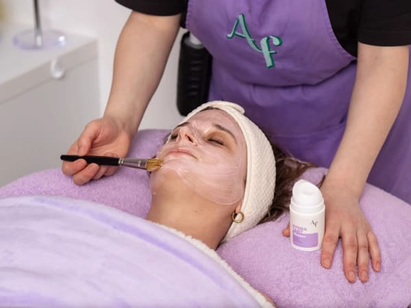 Facial treatments in Paris 11th Charonne
