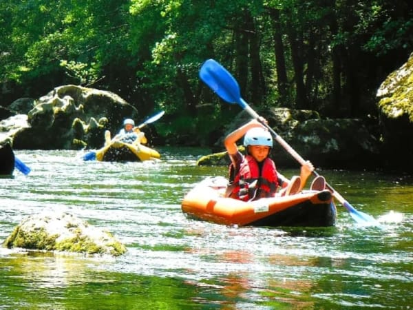 Canoë-kayak "Aventure" sur la descente de l'Ariège à Foix (09)