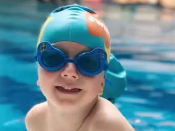 Cours de natation pour enfants à la piscine de Boulogne (92)