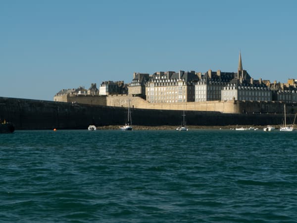 Croisière privatisée le long de la Côte de Saint-Malo (35)