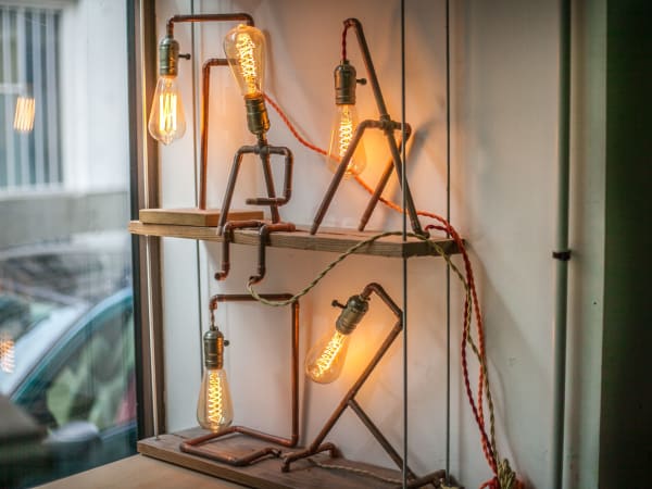 Atelier création d'une lampe design en cuivre