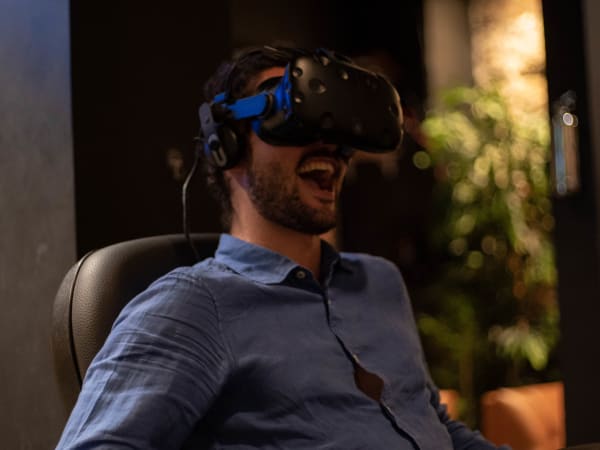 Team&#x20;Building&#x20;Loft&#x20;de&#x20;R&#x00E9;alit&#x00E9;&#x20;Virtuelle&#x20;&#x00E0;&#x20;Paris&#x20;8&#x00E8;me