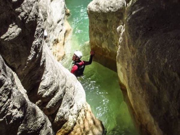 Journée canyoning sportif en Espagne près de Saint-Lary