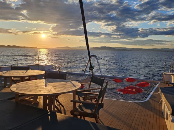 Soirée cocktail & jazz en catamaran depuis Hyères