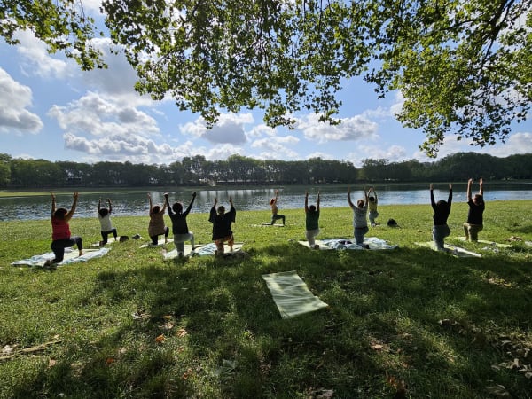 Team Building session de Yoga en IDF