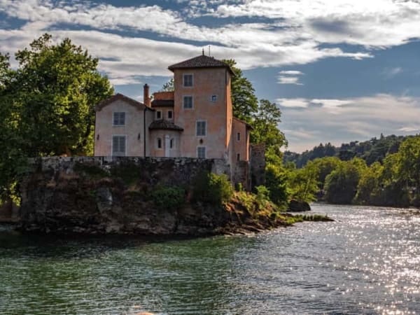 Croisière découverte vers la paisible Île Barbe à Lyon (69)