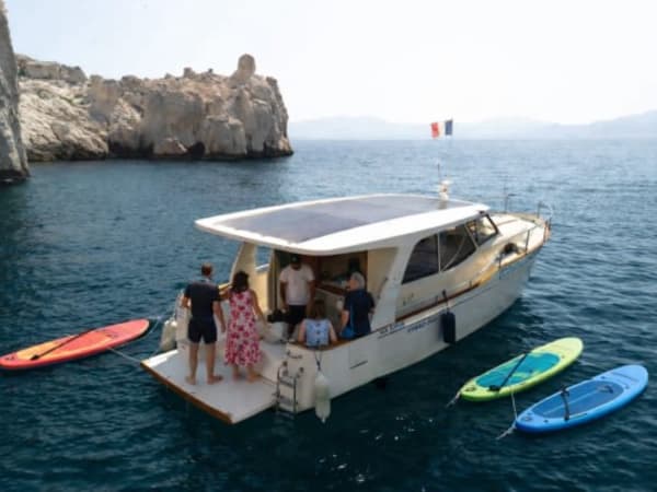Demi-journée navigation, baignade & paddle dans les calanques 