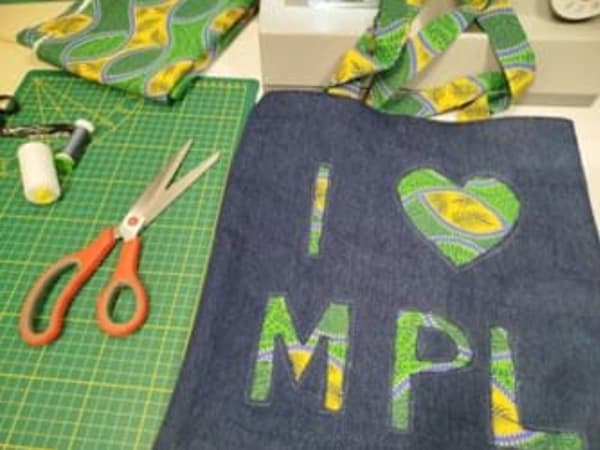 Customized reversible tote bag sewing workshop in Montpellier