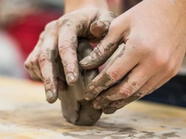 Parent/child ceramics workshop in Paris 7th arrondissement