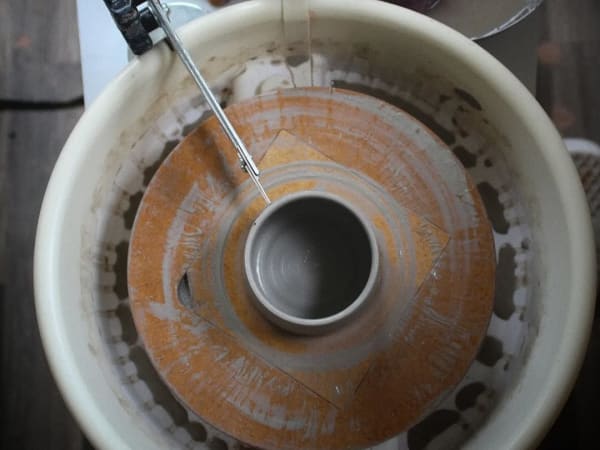 Atelier initiation au tour de potier à Salavre (01)