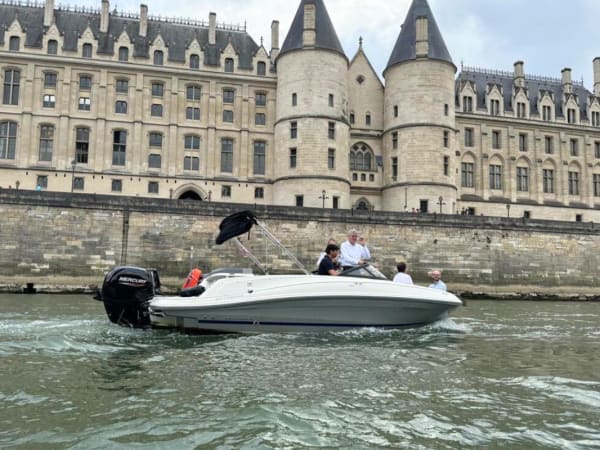 Croisière privée "Eiffel" depuis Saint-Cloud (92)