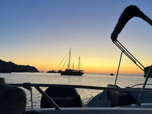 Dégustation de vins au coucher de soleil en bateau à Marseille