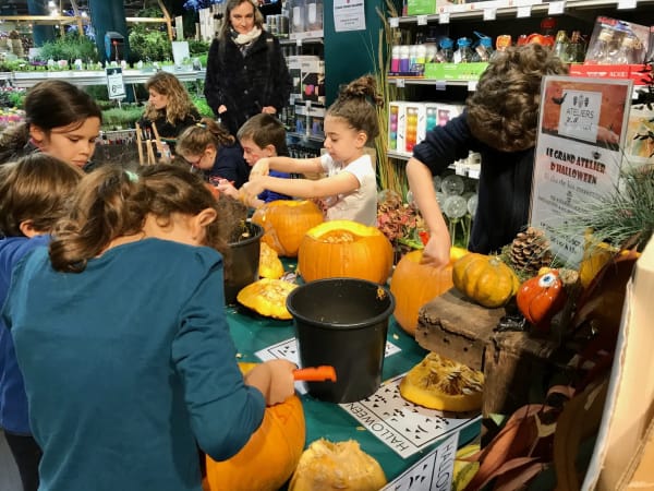 Children's Halloween pumpkin workshop at Truffaut Baillet (95)