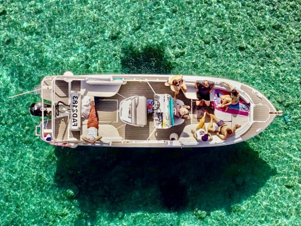Circuit en bateau à moteur & baignade dans les Calanques (13)
