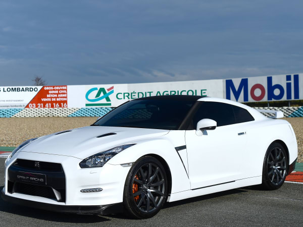 Stage de pilotage en Nissan GTR - Circuit JP Beltoise (78)