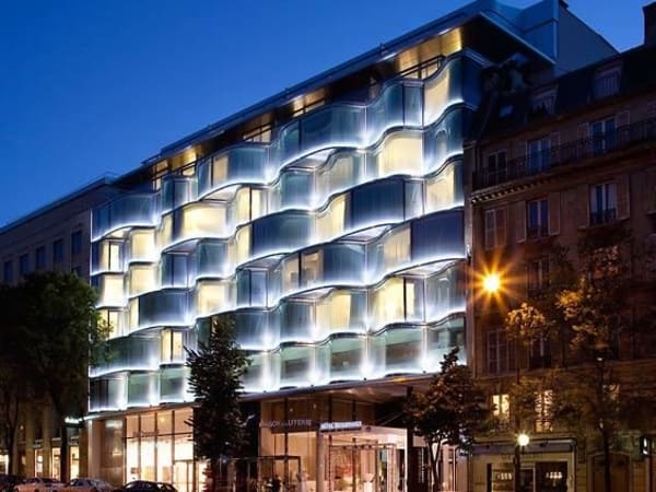 Renaissance Paris Arc de Triomphe *****