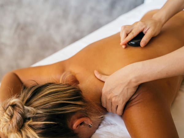 Hot stone, cupping or salt heat massage in Paris