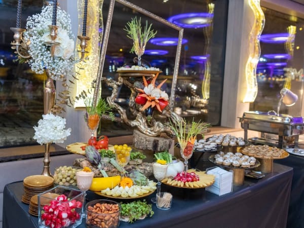 Crucero con cena buffet libre por el Sena