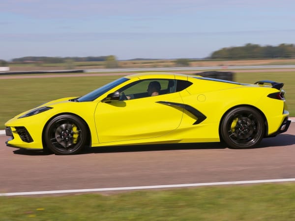 Experiencia de conducción del Corvette C8, Circuito de Haute Sai