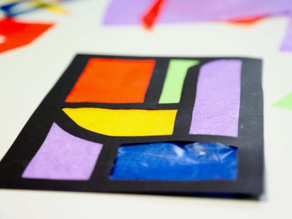 Taller de papel vitral para padres e hijos en el distrito 17 de 